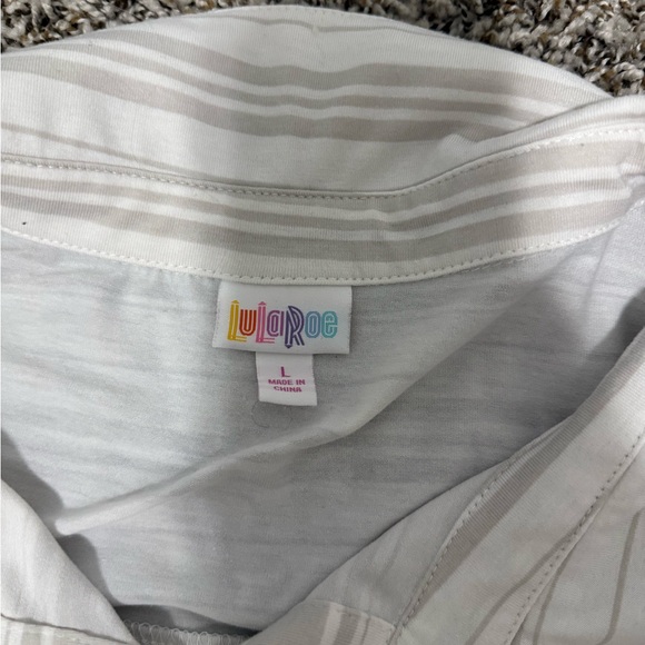 Women’s Lularoe top - Picture 2 of 2